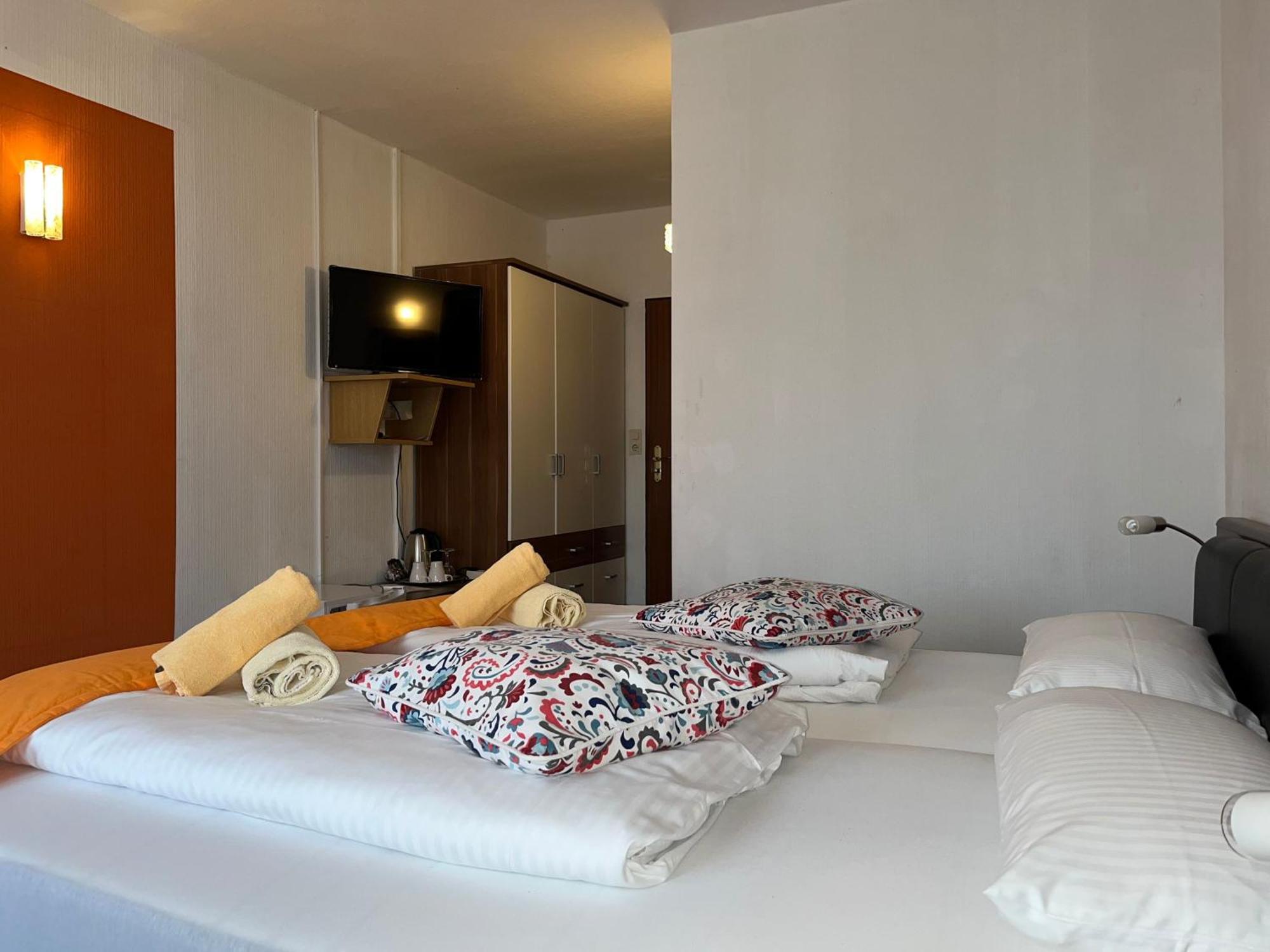 Hotel Filoxenia Butjadingen Bagian luar foto